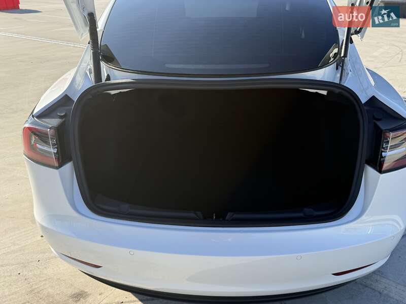 Седан Tesla Model 3 2022 в Киеве фото 8 Седан Tesla Model 3 2022 в Киеве
