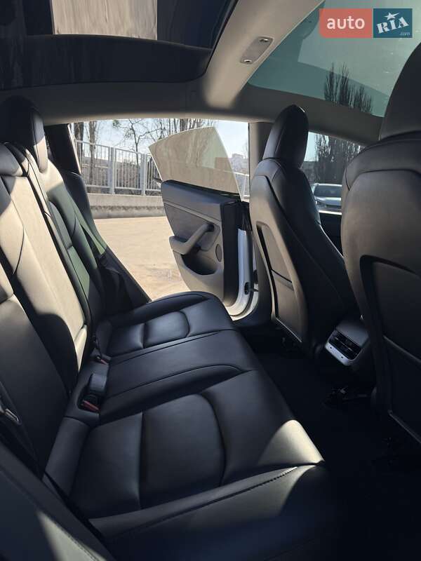 Седан Tesla Model 3 2022 в Киеве фото 20 Седан Tesla Model 3 2022 в Киеве