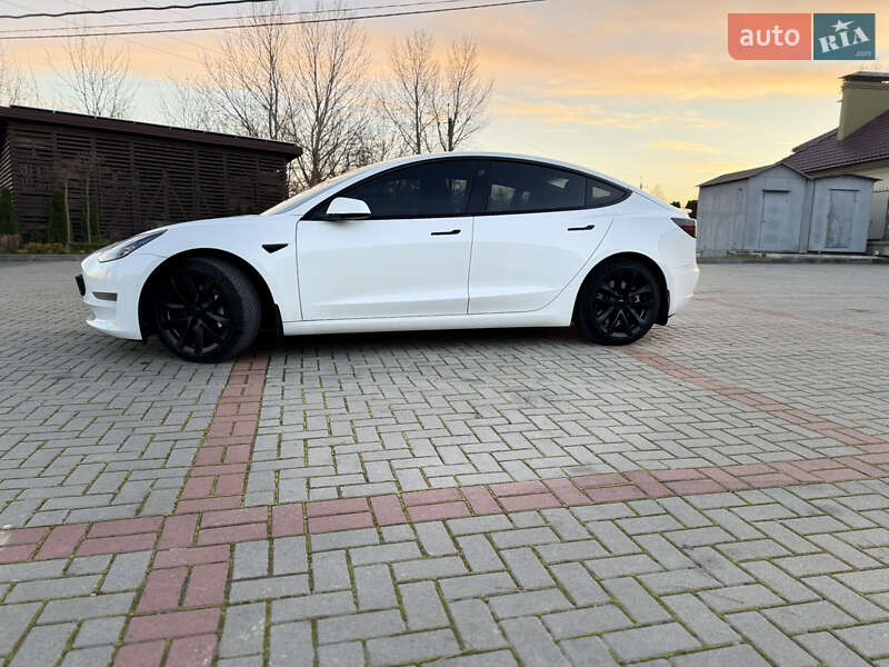 Седан Tesla Model 3 2021 в Золочеве