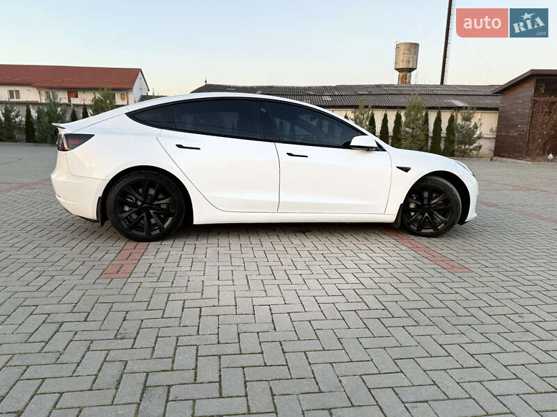 Седан Tesla Model 3 2021 в Золочеве