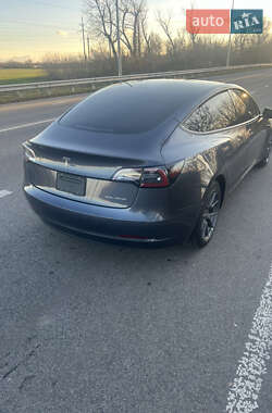 Седан Tesla Model 3 2022 в Черкассах