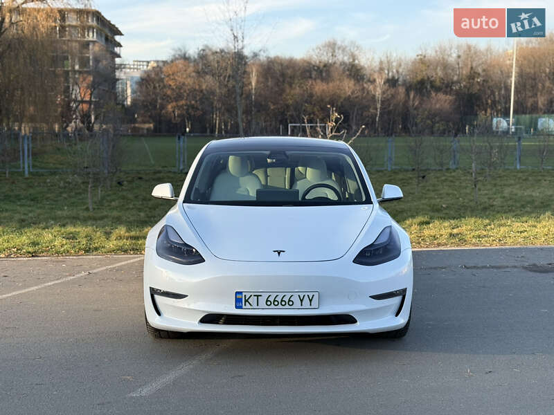 Седан Tesla Model 3 2020 в Ивано-Франковске