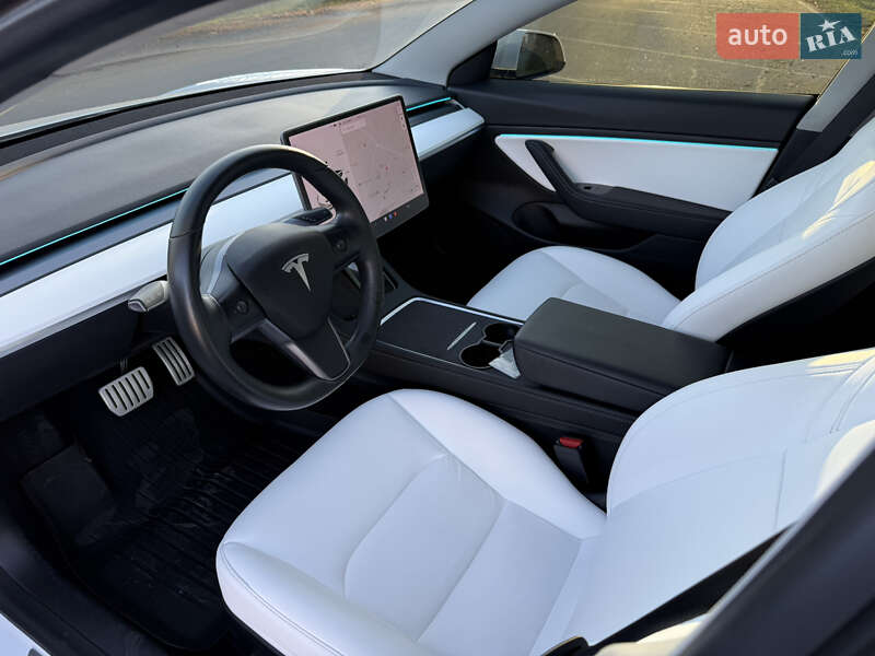 Седан Tesla Model 3 2020 в Ивано-Франковске