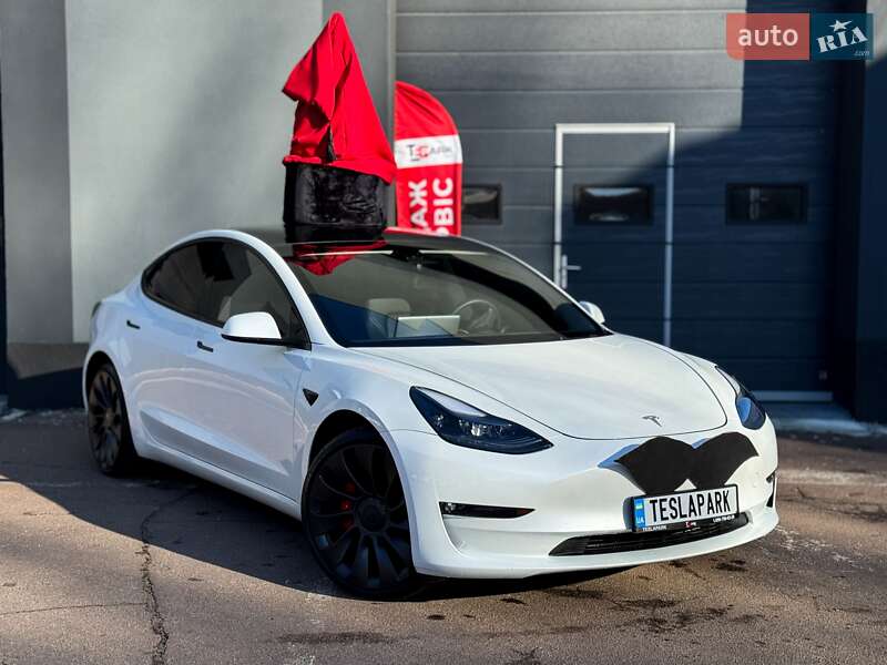 Седан Tesla Model 3 2023 в Києві