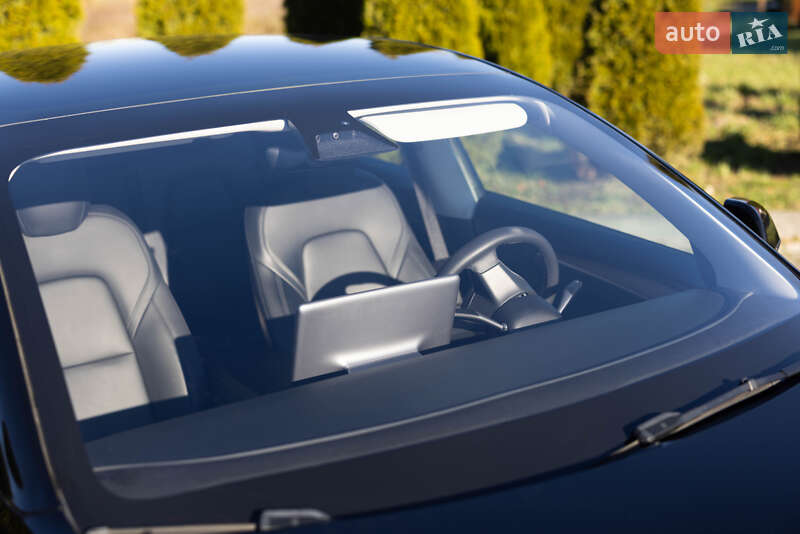 Седан Tesla Model 3 2021 в Львові