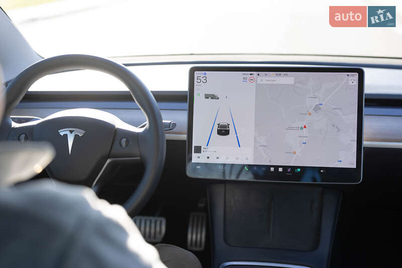 Седан Tesla Model 3 2021 в Львові