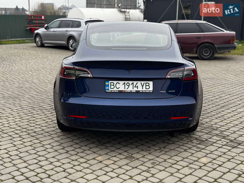 Седан Tesla Model 3 2018 в Львове