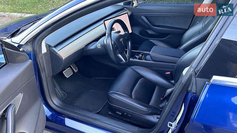 Седан Tesla Model 3 2019 в Киеве фото 20 Седан Tesla Model 3 2019 в Киеве