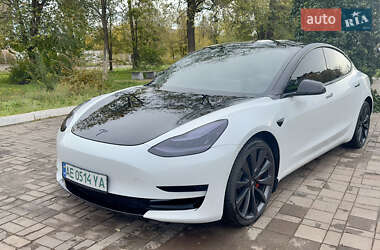 Седан Tesla Model 3 2020 в Кривом Роге
