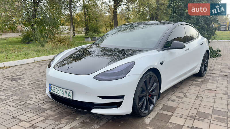 Tesla Model 3 2020
