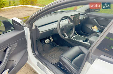Седан Tesla Model 3 2020 в Кривом Роге