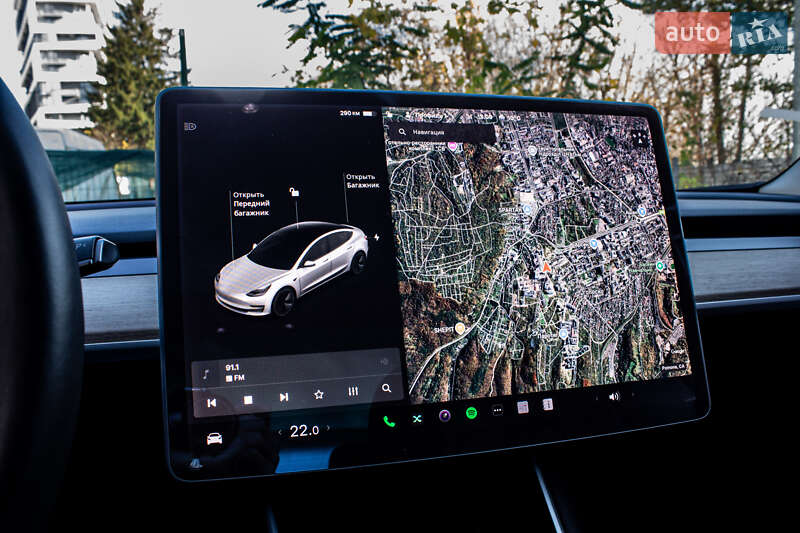 Седан Tesla Model 3 2019 в Львові