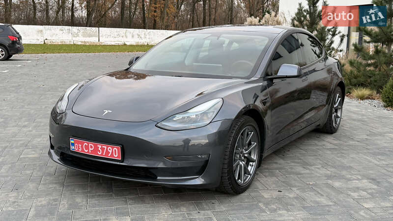 Седан Tesla Model 3 2021 в Луцьку