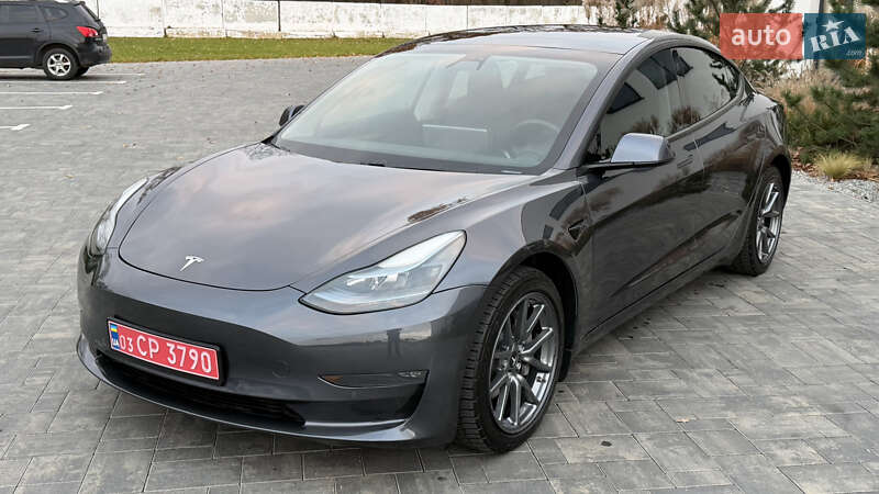 Седан Tesla Model 3 2021 в Луцьку