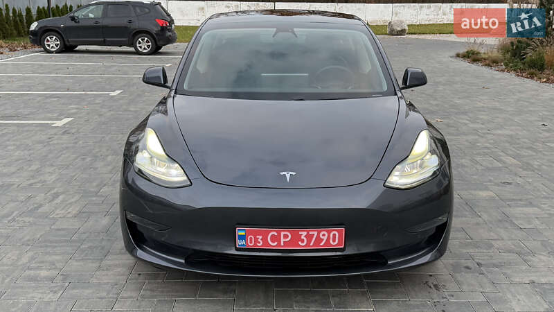 Седан Tesla Model 3 2021 в Луцьку