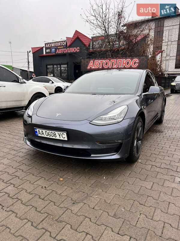 Седан Tesla Model 3 2018 в Киеве