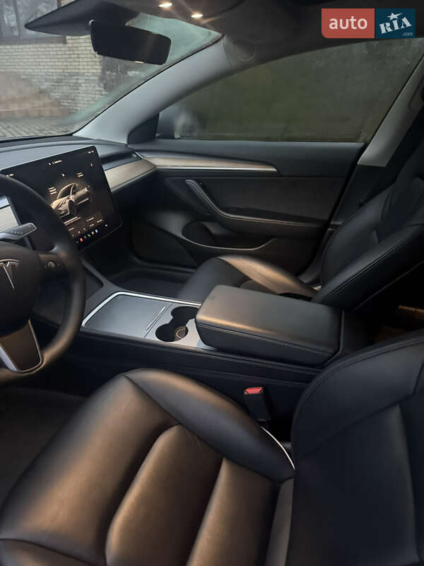 Седан Tesla Model 3 2022 в Харкові