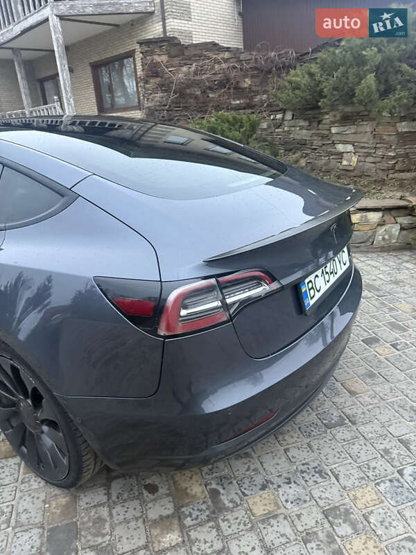 Седан Tesla Model 3 2022 в Харкові