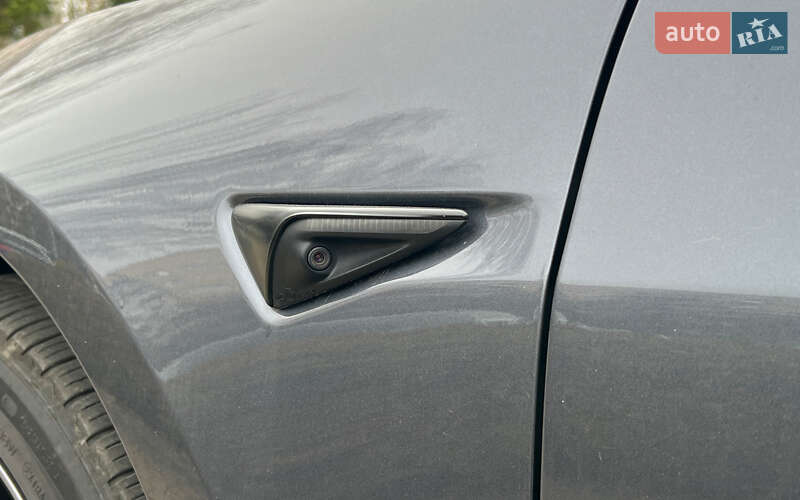 Седан Tesla Model 3 2022 в Львове