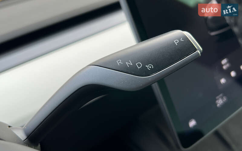 Седан Tesla Model 3 2022 в Львове