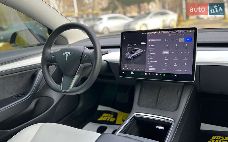 Седан Tesla Model 3 2022 в Львове