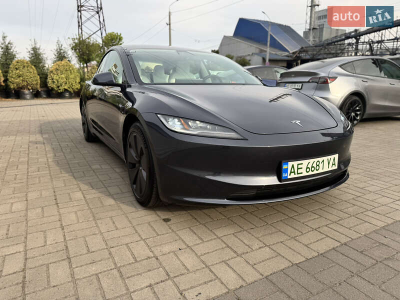 Седан Tesla Model 3 2024 в Днепре