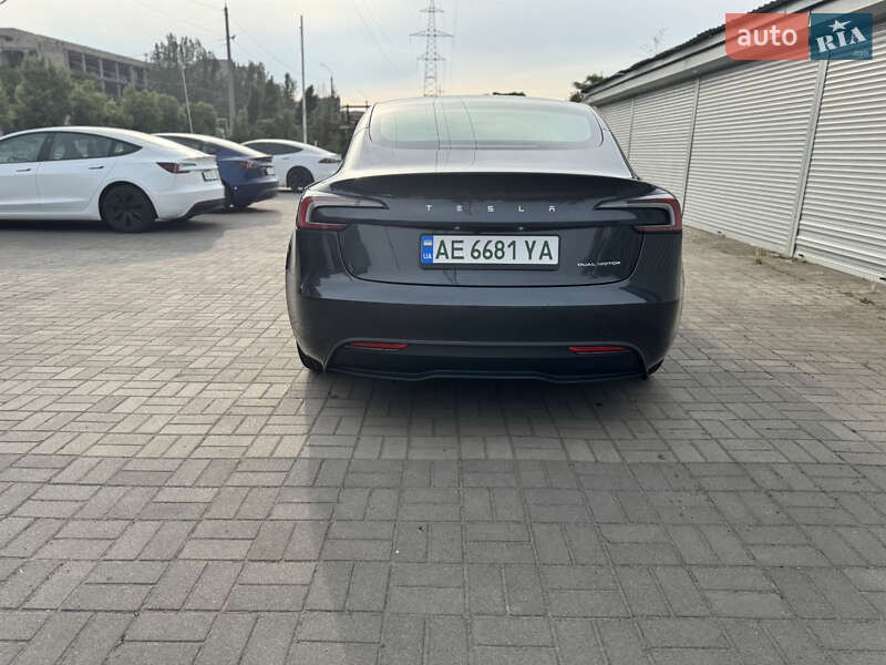 Седан Tesla Model 3 2024 в Днепре
