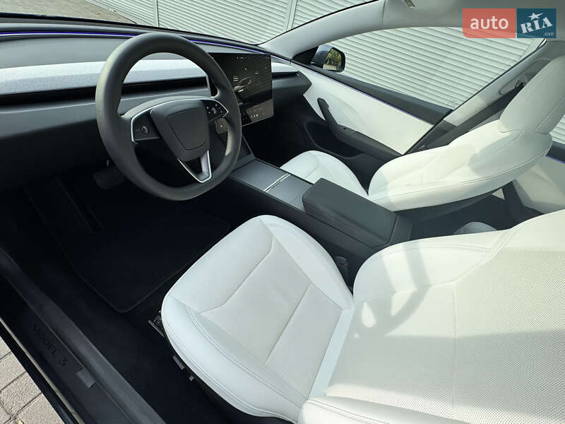 Седан Tesla Model 3 2024 в Днепре