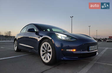 Седан Tesla Model 3 2020 в Львове