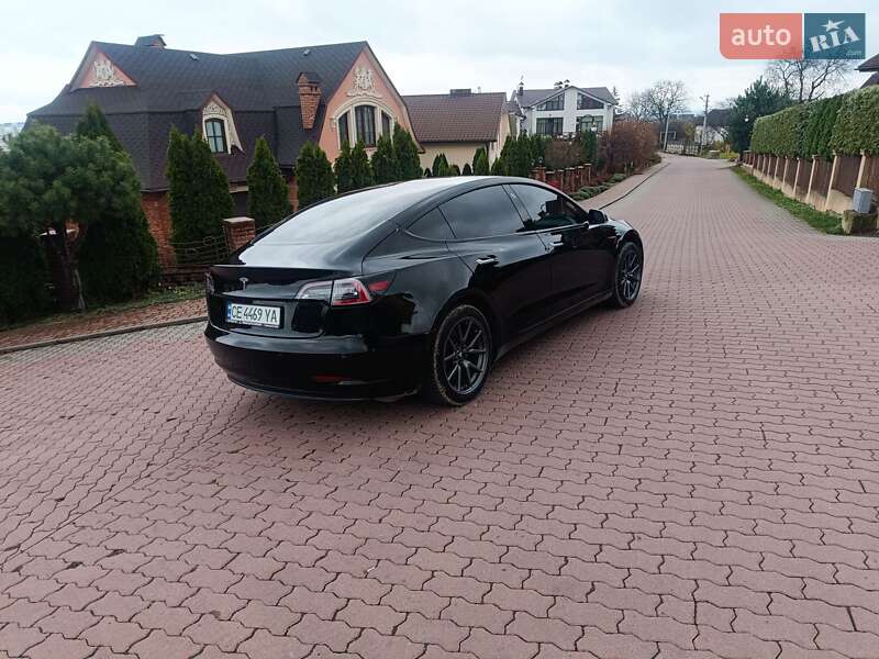 Седан Tesla Model 3 2019 в Черновцах