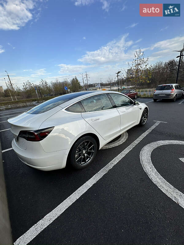 Седан Tesla Model 3 2018 в Днепре