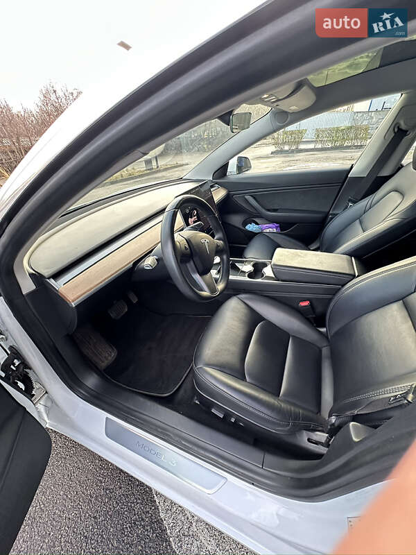 Седан Tesla Model 3 2018 в Днепре