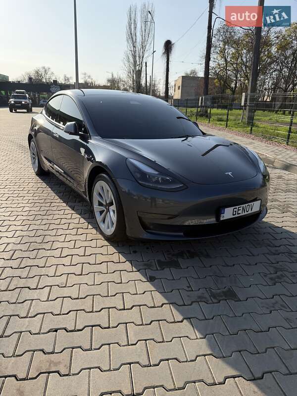 Седан Tesla Model 3 2023 в Одесі