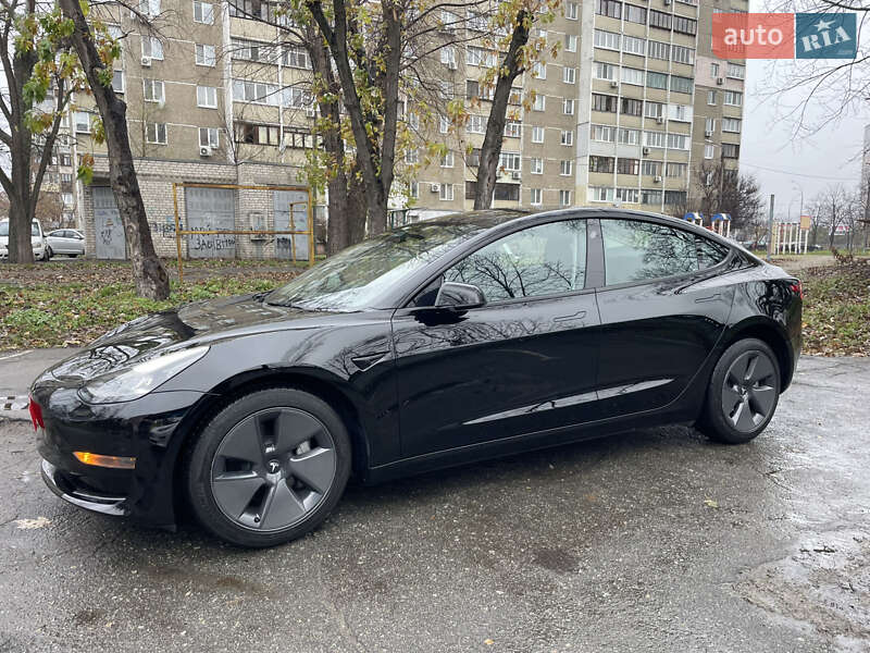 Седан Tesla Model 3 2023 в Киеве