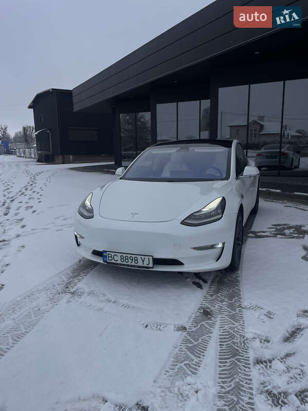 Tesla Model 3 2018