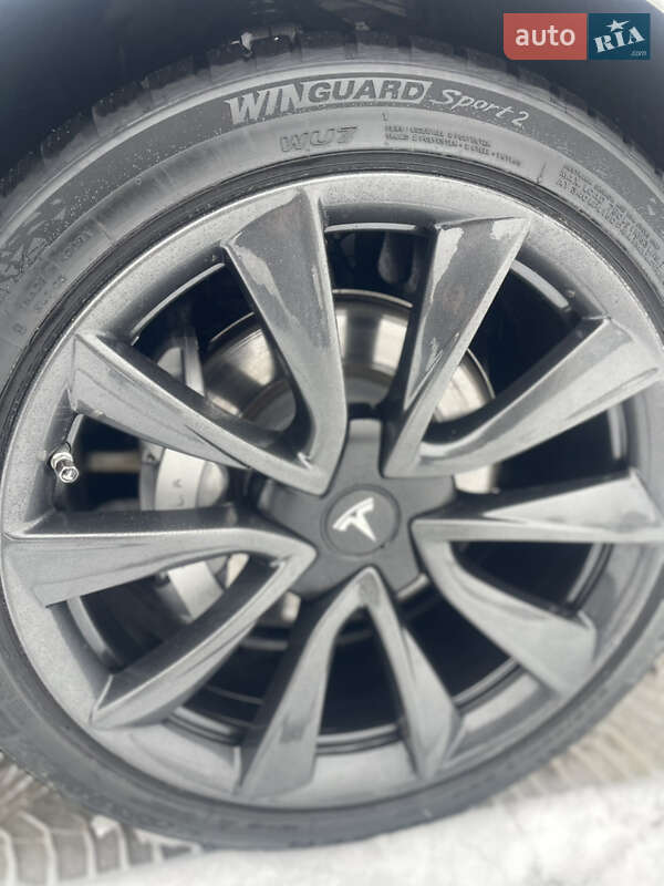 Седан Tesla Model 3 2018 в Львове