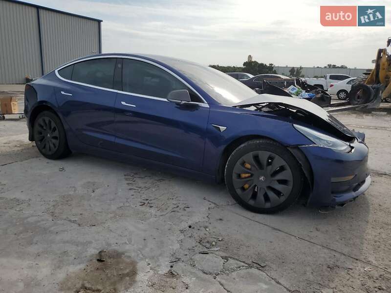 Седан Tesla Model 3 2019 в Самборе