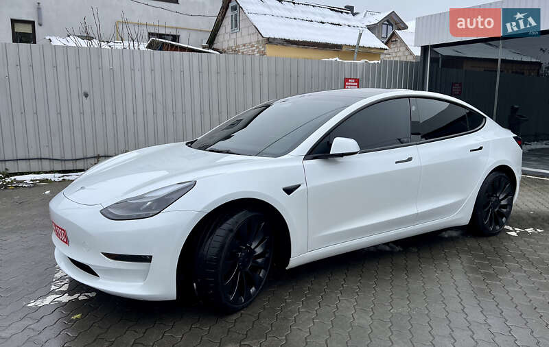 Седан Tesla Model 3 2022 в Луцке