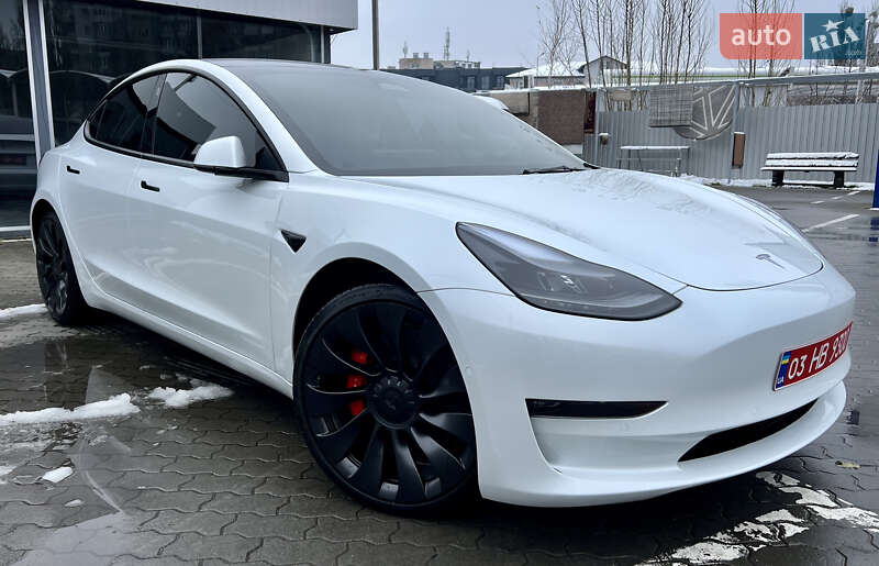 Седан Tesla Model 3 2022 в Луцке
