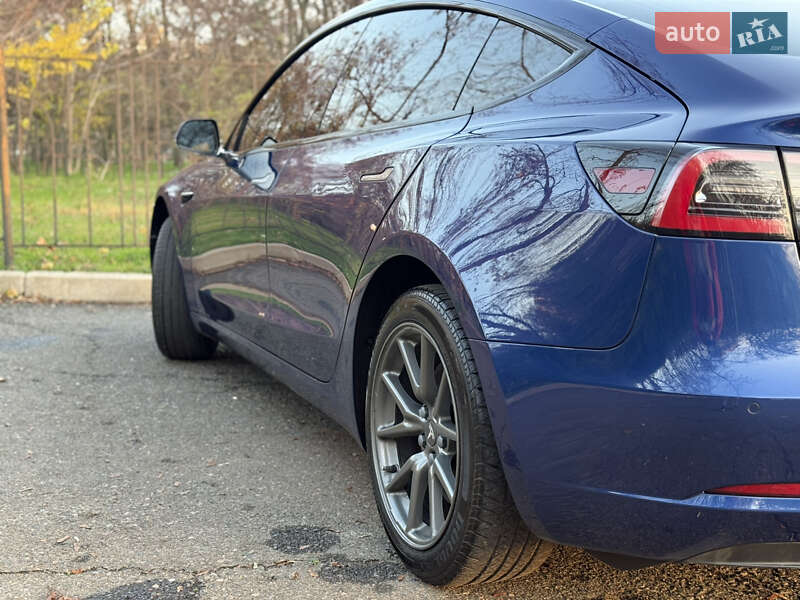 Седан Tesla Model 3 2019 в Одесі
