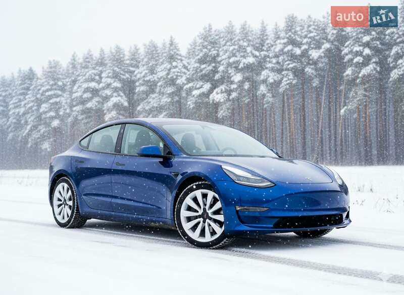 Седан Tesla Model 3 2022 в Львові