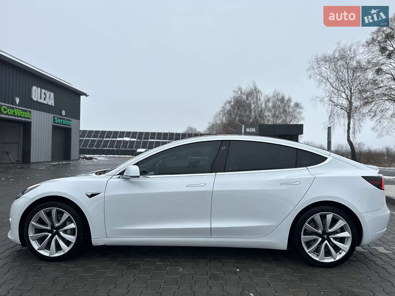 Седан Tesla Model 3 2018 в Владимире