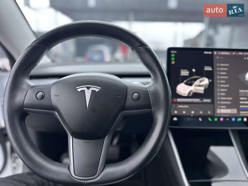 Седан Tesla Model 3 2018 в Владимире