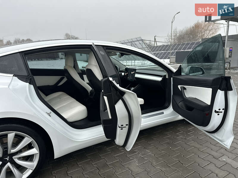 Седан Tesla Model 3 2018 в Владимире