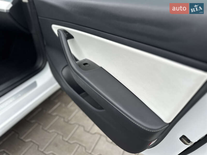 Седан Tesla Model 3 2018 в Владимире