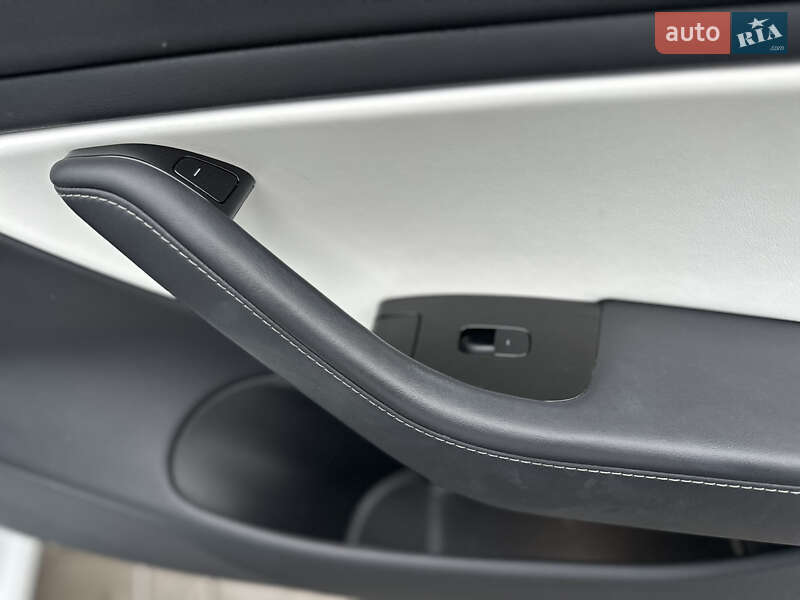 Седан Tesla Model 3 2018 в Владимире