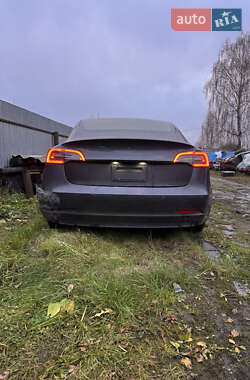 Седан Tesla Model 3 2020 в Самборе