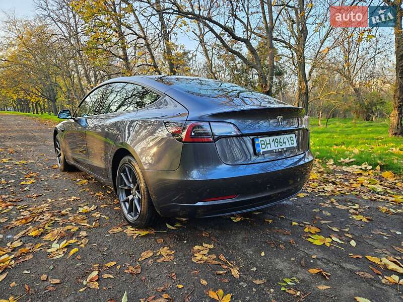 Седан Tesla Model 3 2023 в Одесі