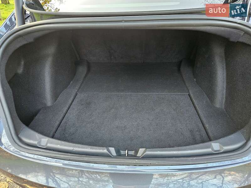 Седан Tesla Model 3 2023 в Одесі