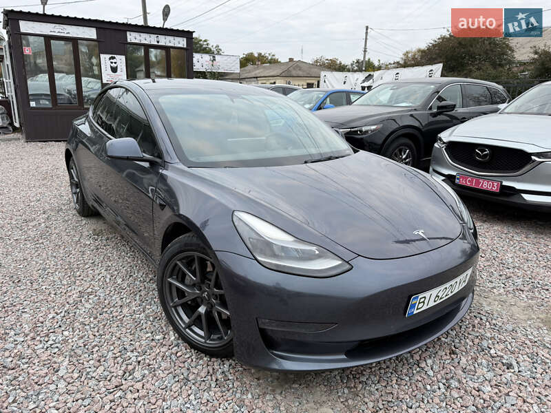 Седан Tesla Model 3 2021 в Полтаві